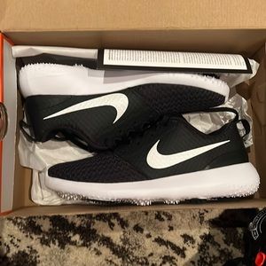 NWOT-NIKE ROSHE GOLF SHOES (IN BOX)